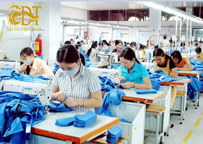 xưởng may áo khoác áo gió đồng phục giá rẻ