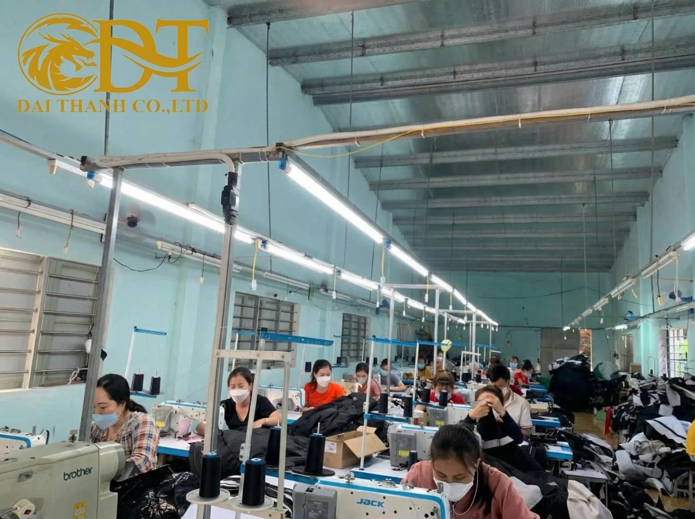 Xưởng may áo khoác giá rẻ